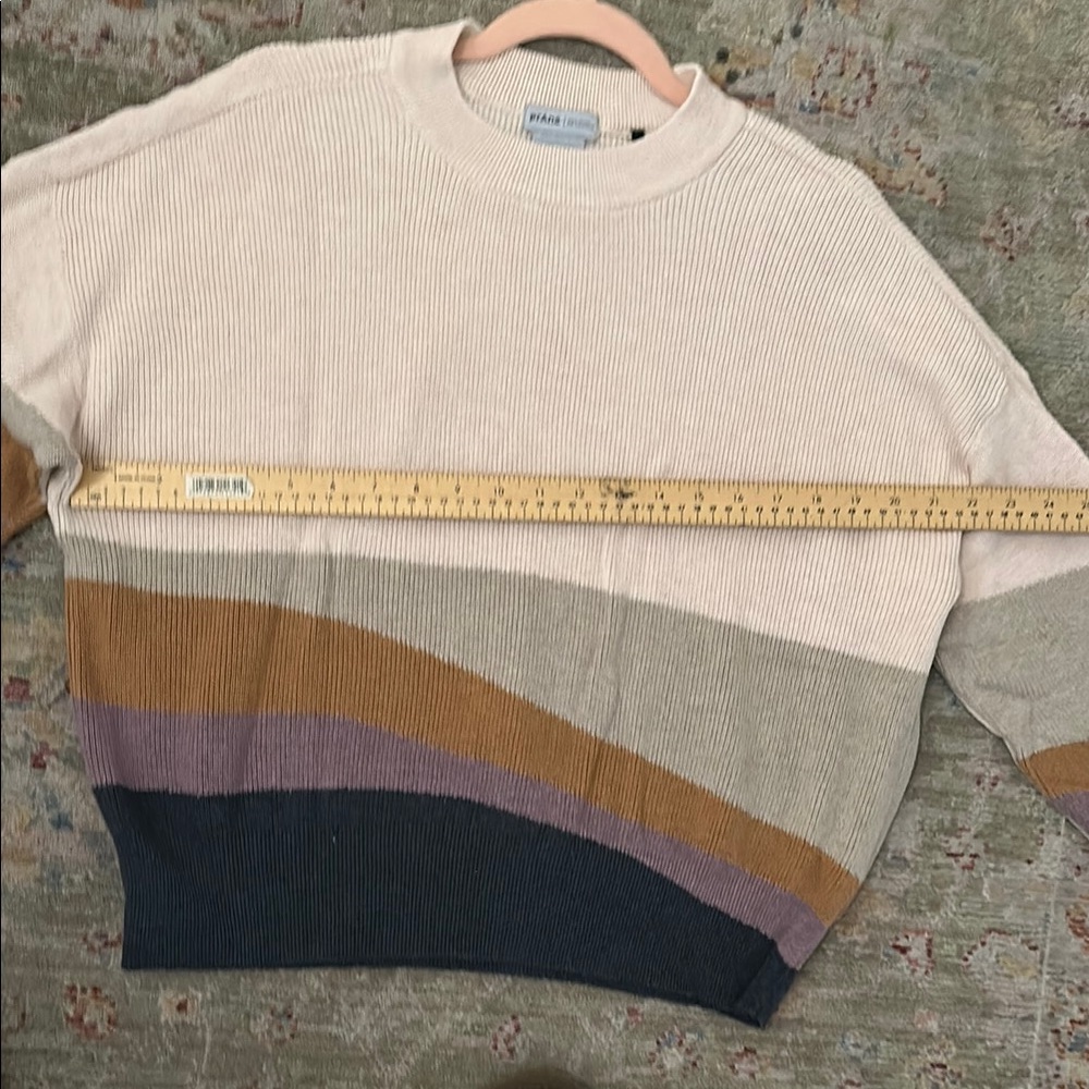 Colorblock Sweater - Picture 6 of 8
